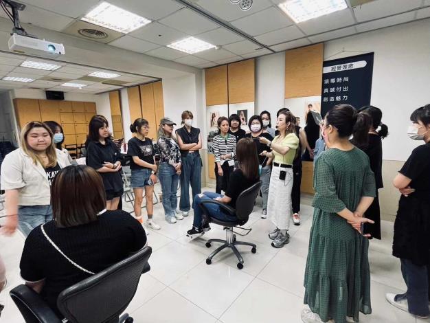LINE_ALBUM_113課程8_241219_2_1