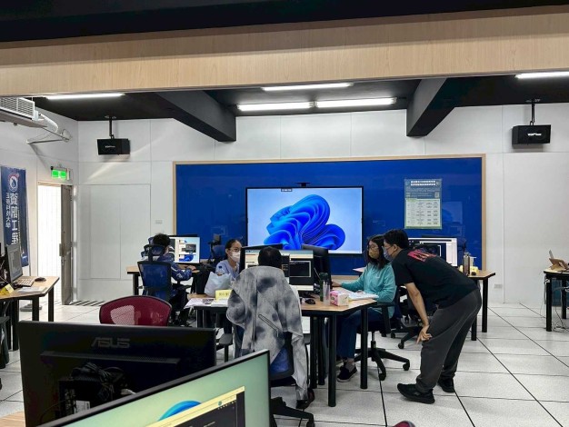 LINE_ALBUM_821-822資安課程_250903_19