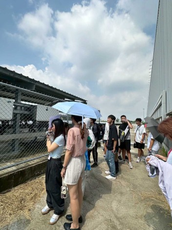 LINE_ALBUM_930 企業參訪活動_251001_22